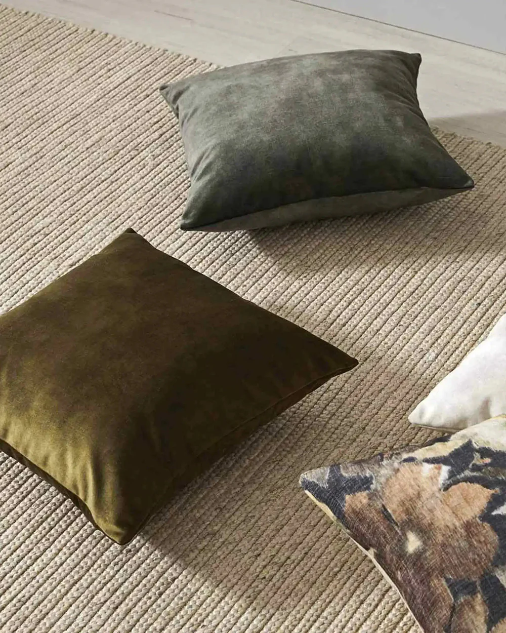 Ava 50x 50cm Velvet Cushion - Image 9