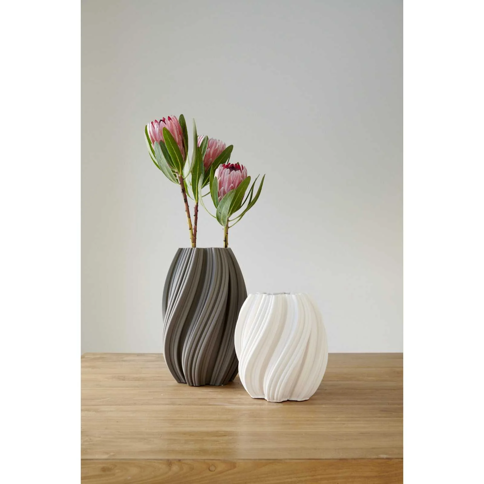 Cleous 21cm Vase - White - Image 3