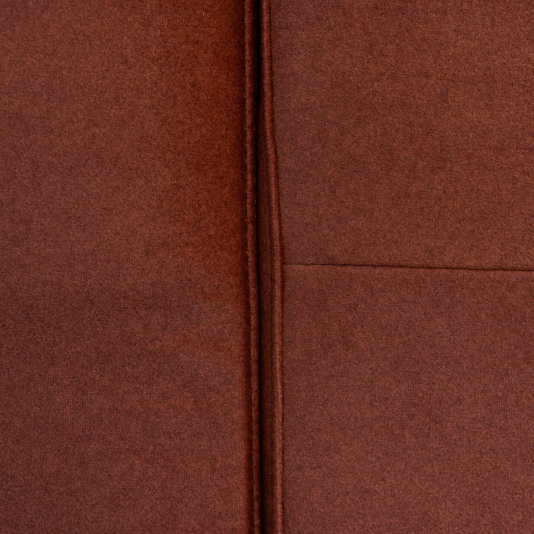 Grimaldo Queen Bedhead - Burnt Maroon - Image 9